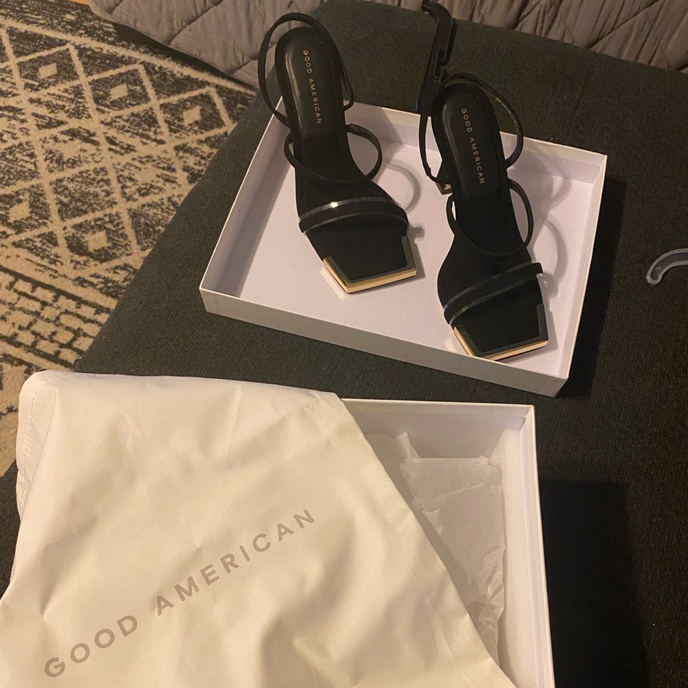 Brand New heels never worn.  5.5 fits like a 6….